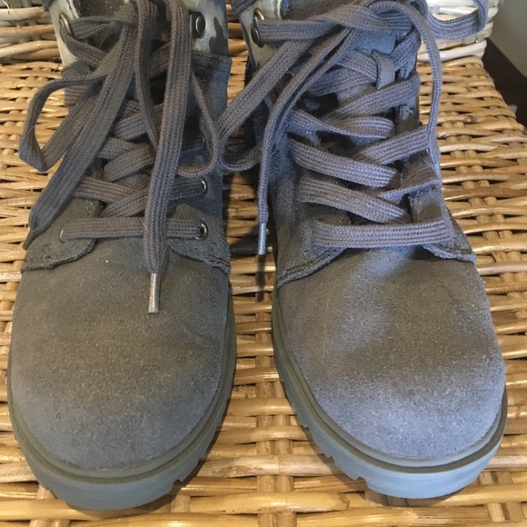 Tom’s boots with camo accent. Never worn. - Picture 1 of 6